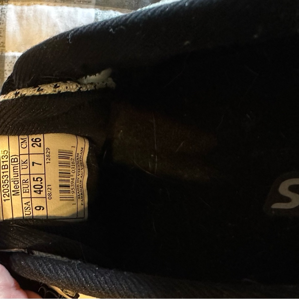 Brooks Adrenaline GTS womens White and Black Athletic Shoes. Worn couple times. - Picture 7 of 7